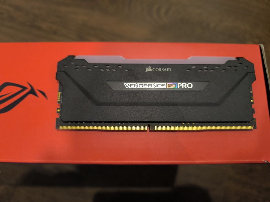 Memória Corsair Vengeance Kit de Memória 16GB (2x8GB) DDR4 3600MHz