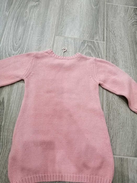 Sweterek dziewczęcy