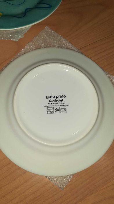 Conjunto pires e chavenas café Gato Preto NOvo