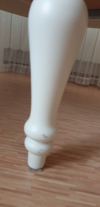 Okrągły stolik biały Ikea