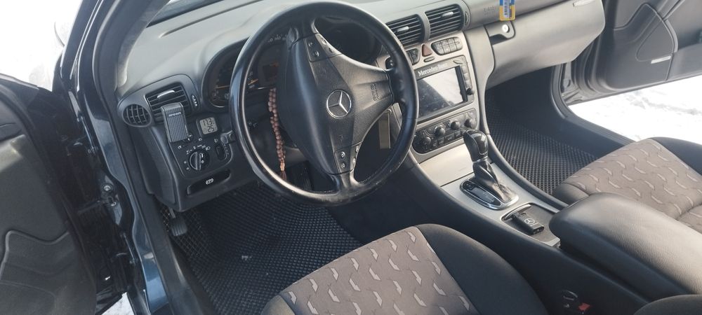 Продам/обменяю  Mercedes w203 c220 sport cupe, автомат, 2004год