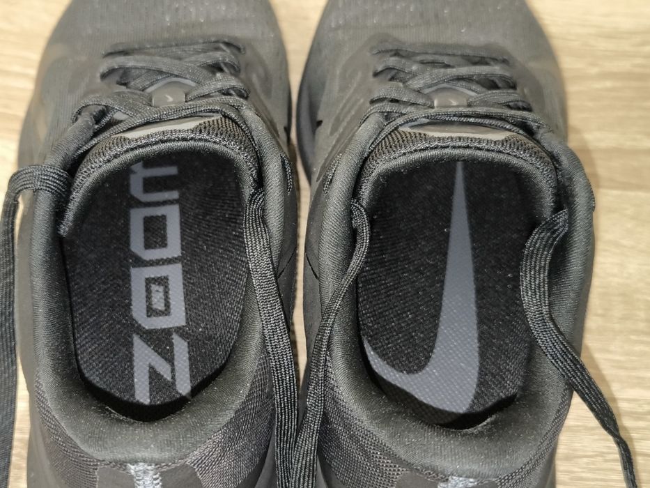 Кросівки Nike Air Zoom Winflo 7