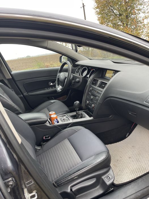 Renault Latitude 2011 2.0 максимальна комплектація