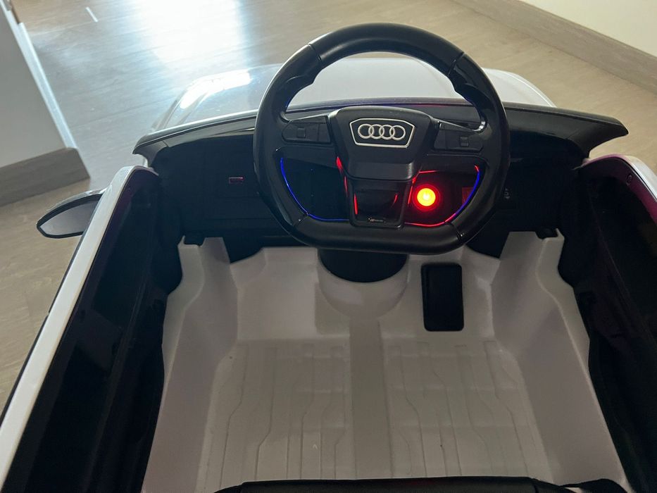 RETIRADA IMEDIATA  SEMINOVO - CARRO ELÉTRICO PARA CRIANÇAS 1-5 anos