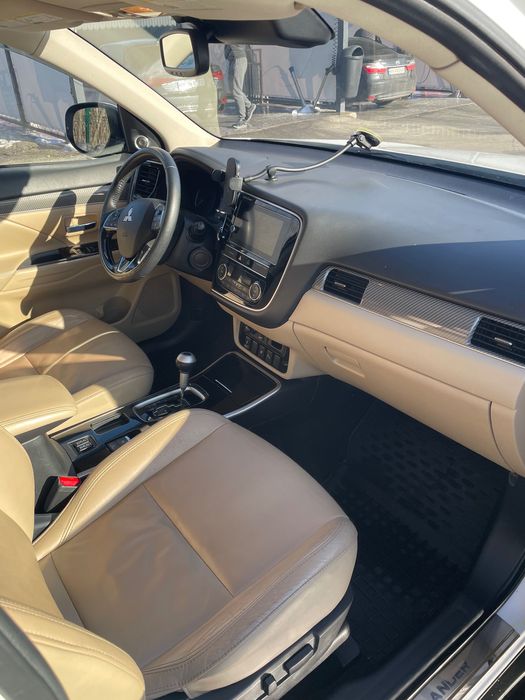 Mitsubishi Outlander 2019