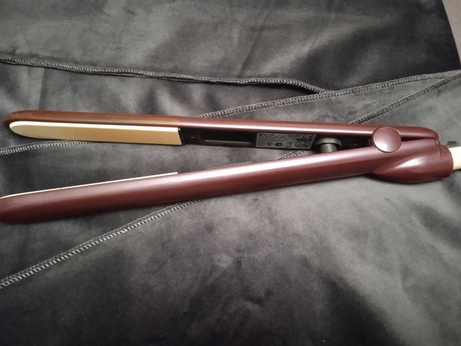 Випрямляч для волосся