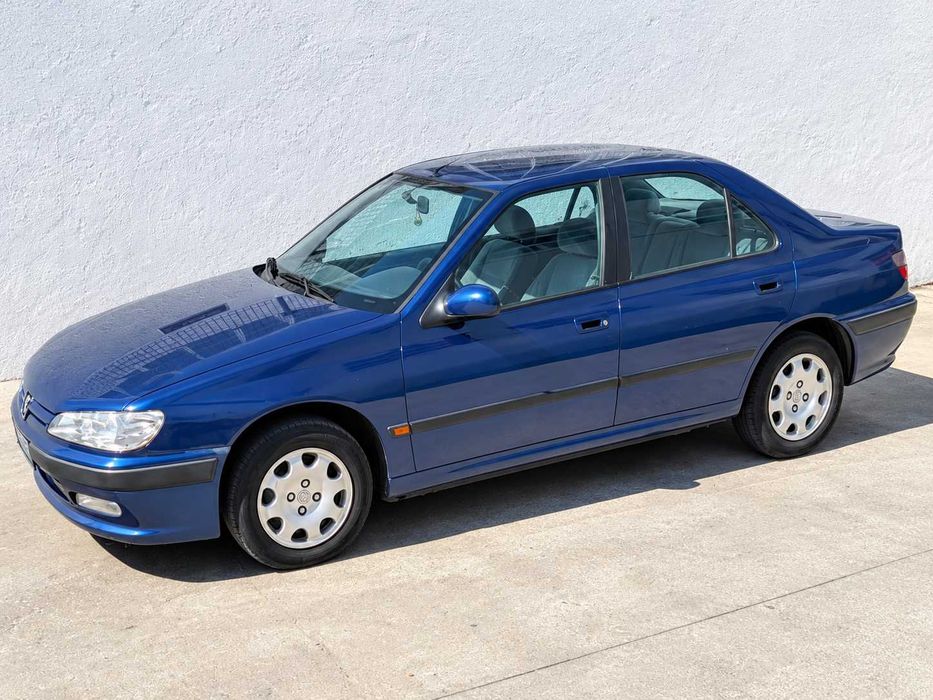 Carro em perfeito estado