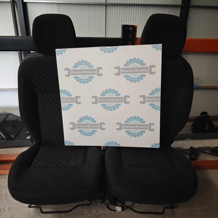 Conj. 2 Bancos Renault Kangoo (2012)