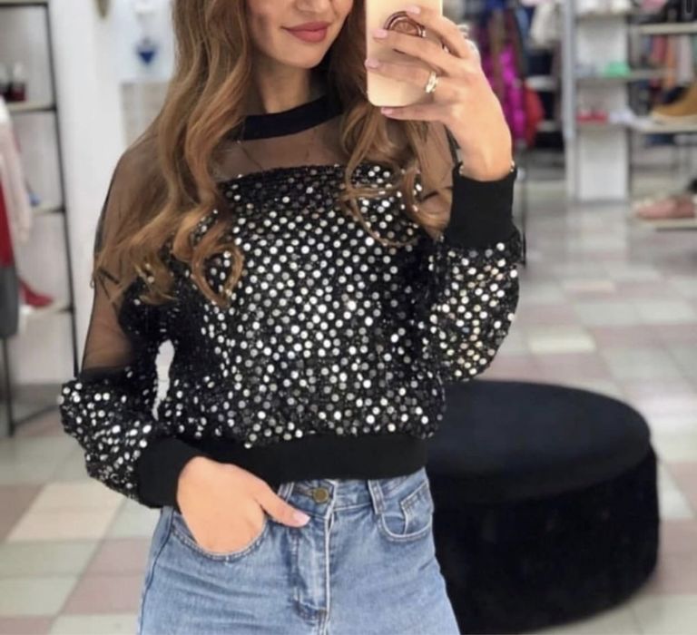 Блуза з паєтками