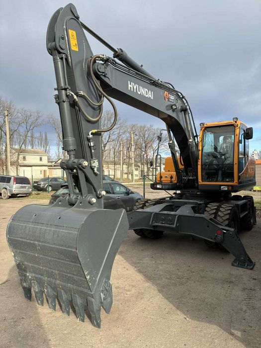 послуги екскаватора повноповоротного