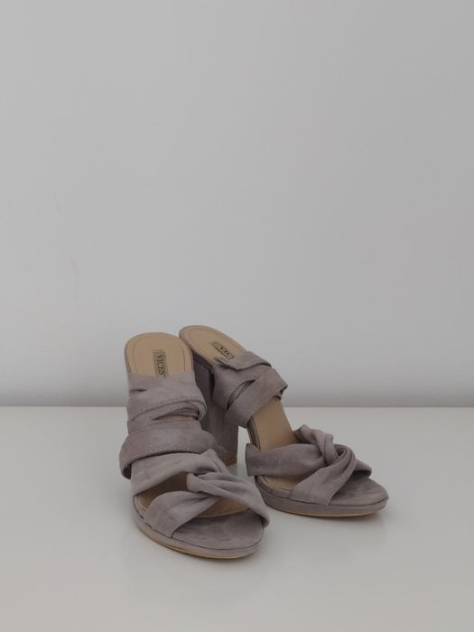 Sandałki na słupku CCC