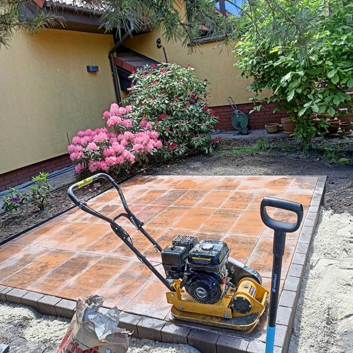 Układanie kostki brukowej