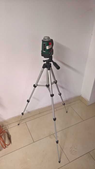 niwelator optyczny, laser krzyżowy, dalmierz, frezarka do betonu.