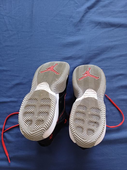NIKE AIR JORDAN stay loyal bred r.42.5