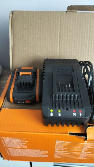 WORX Nożyce Akumulatorowe do żywopłotu WG261E + AKU 20V 2,0Ah + Ładowa