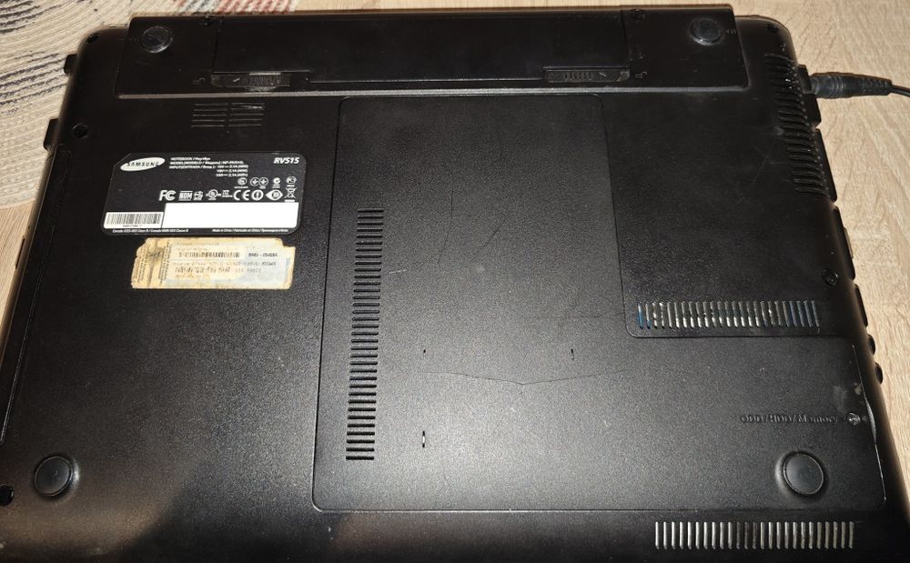 Laptop Samsung RV515