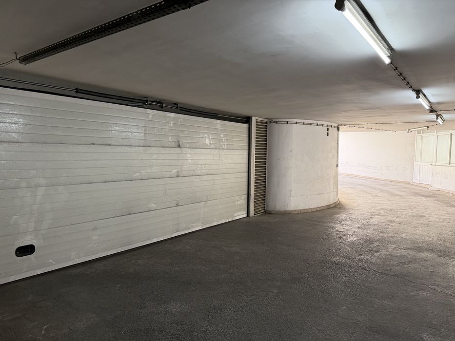 Garagem com portao eletrico 24m2