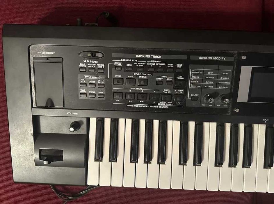 Vendo teclado Roland GW8 + Amplificador Roland KC 100