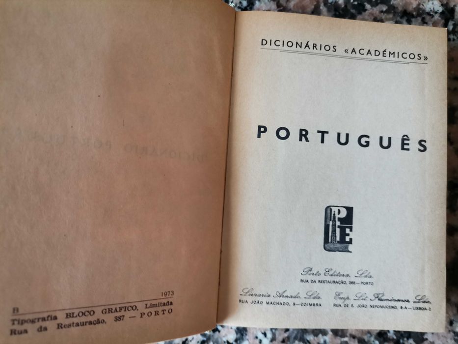 Coleção de 8 Dicionários (Espanhol, Italiano, Russo, Ucraniano, Inglês) - Inclui Antigo 1921