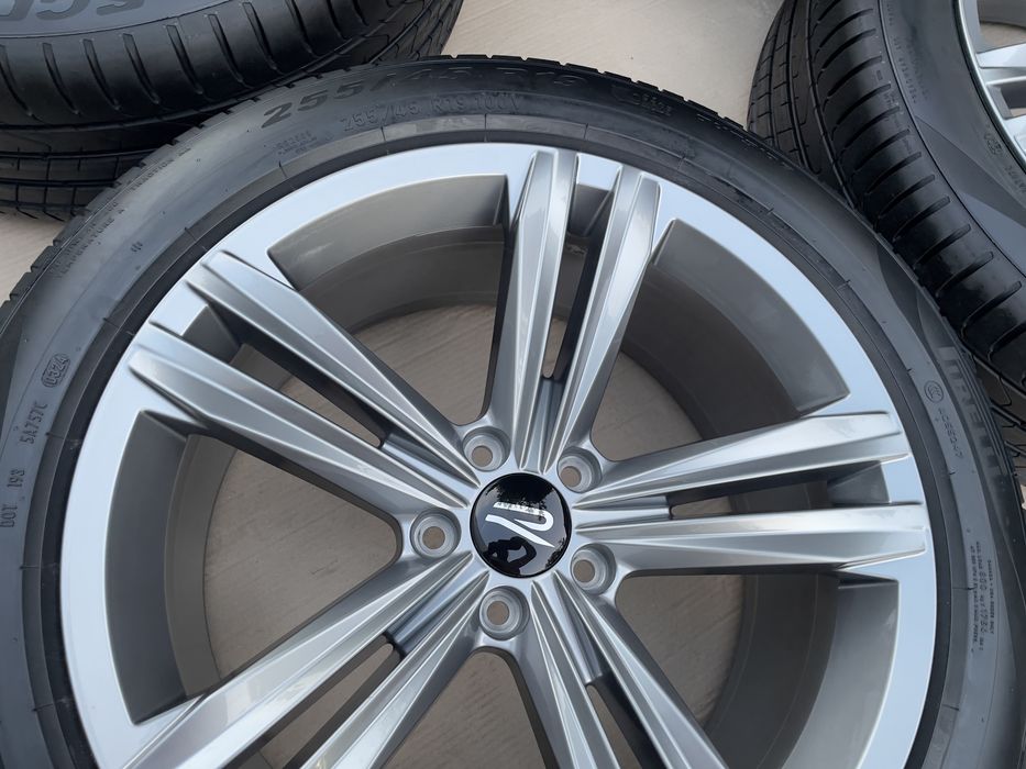Диски VW Tiguan R19 модель Sebring оригінал з літніми шинами