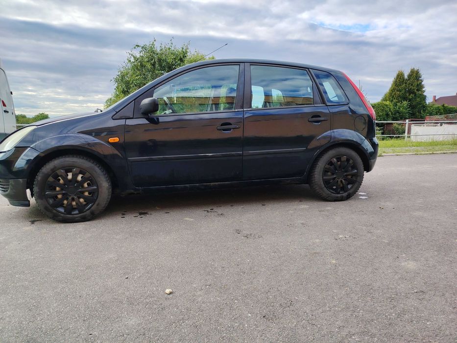 Auto Ford Fiesta  2004