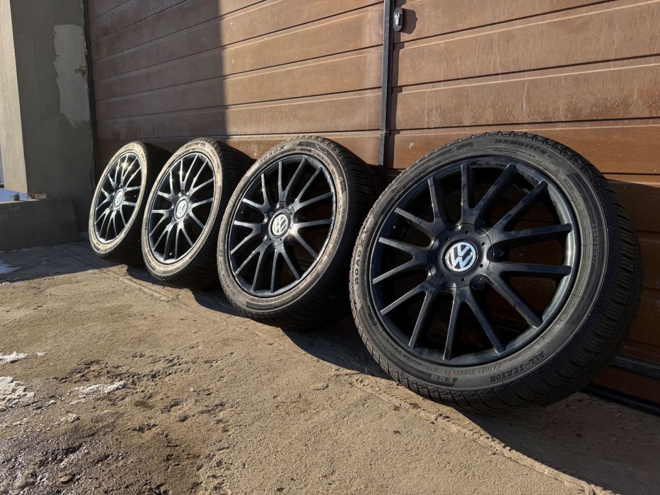 Глянцеві R17 диски чорний колір, для VW Golf 7