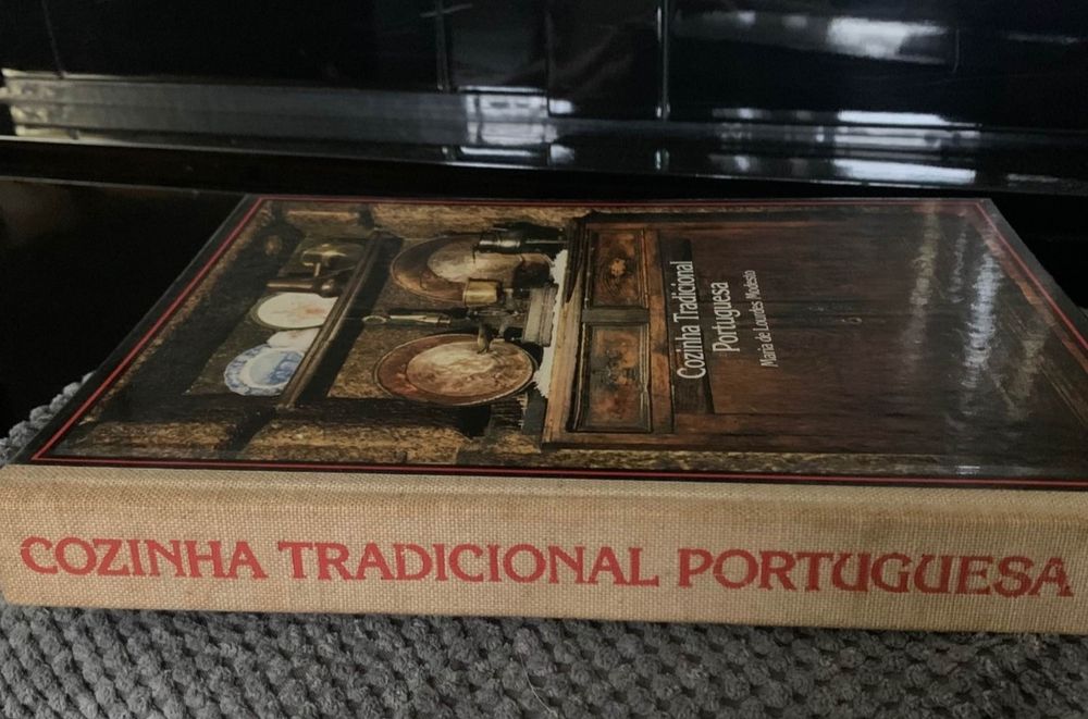 Livro mítico da. Culinária Portuguesa, a Bíblia da Cozinha Portuguesa de Maria de Lurdes Modesto