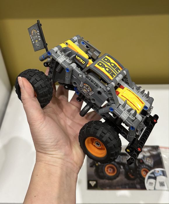 Lego technic 42119 Monster Truck