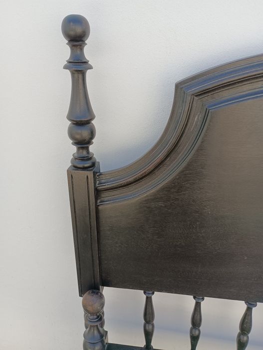 Cama solteiro pau preto