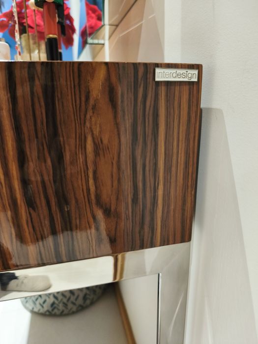 Móvel + Espelhos + Puff