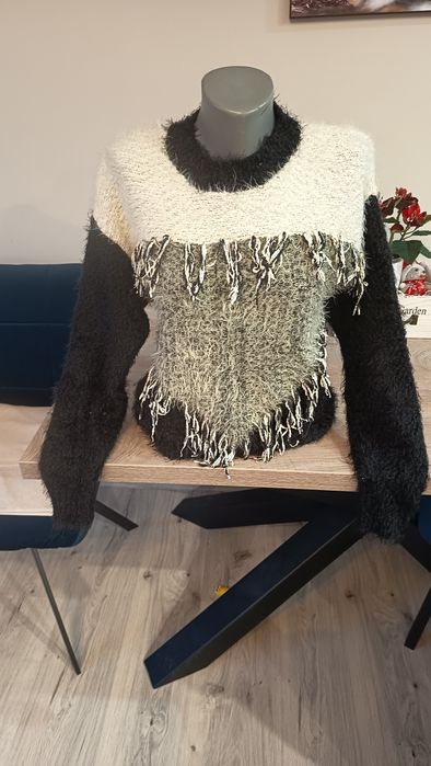Sweterek rozmiar M
