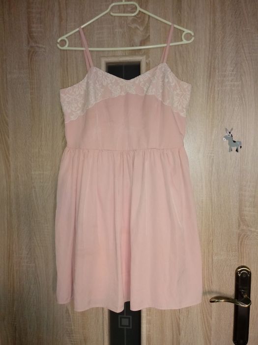 Sukienka mini na ramiączkach