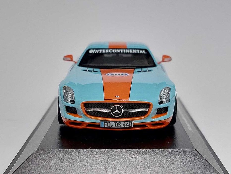 Масштабна модель 1/43 Mercedes SLS AMG gulf від Schuco: 2 700 грн