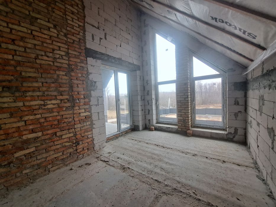 Чудовий будинок в передмісті Києва