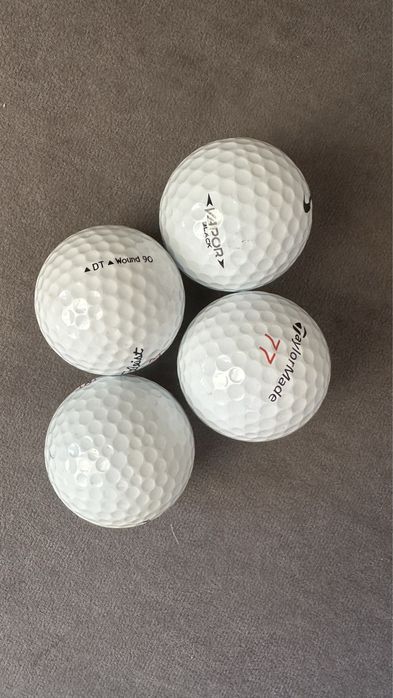 Мʼячі для гри в гольф