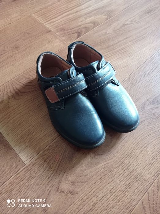 Продам туфельки на хлопчика.