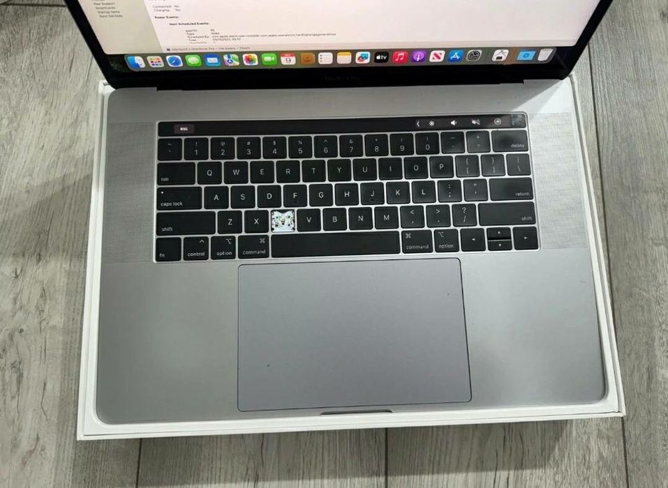 Apple MacBook Pro 15 512GB SSD 6 Core Intel i9