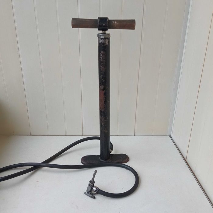 Ручной автомобильный насос СССР