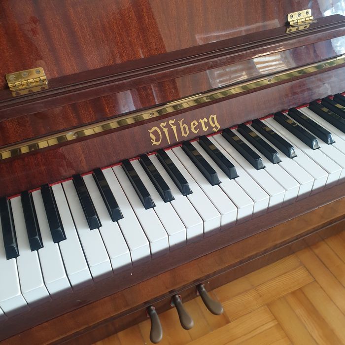 Pianino Offberg Legnica