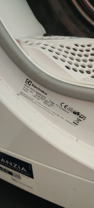 Сушка одягу electrolux
