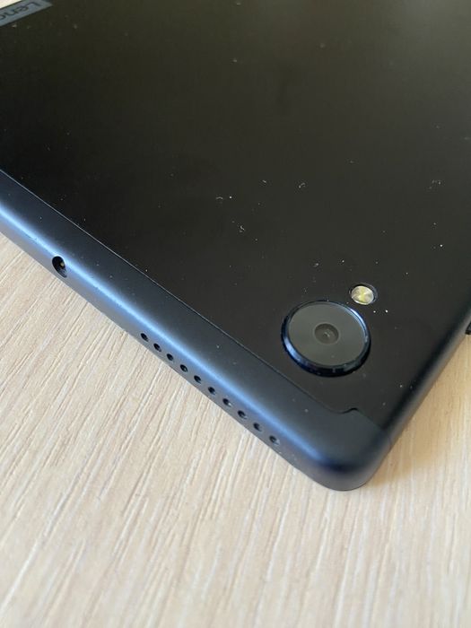 Планшет Lenovo Tab 10