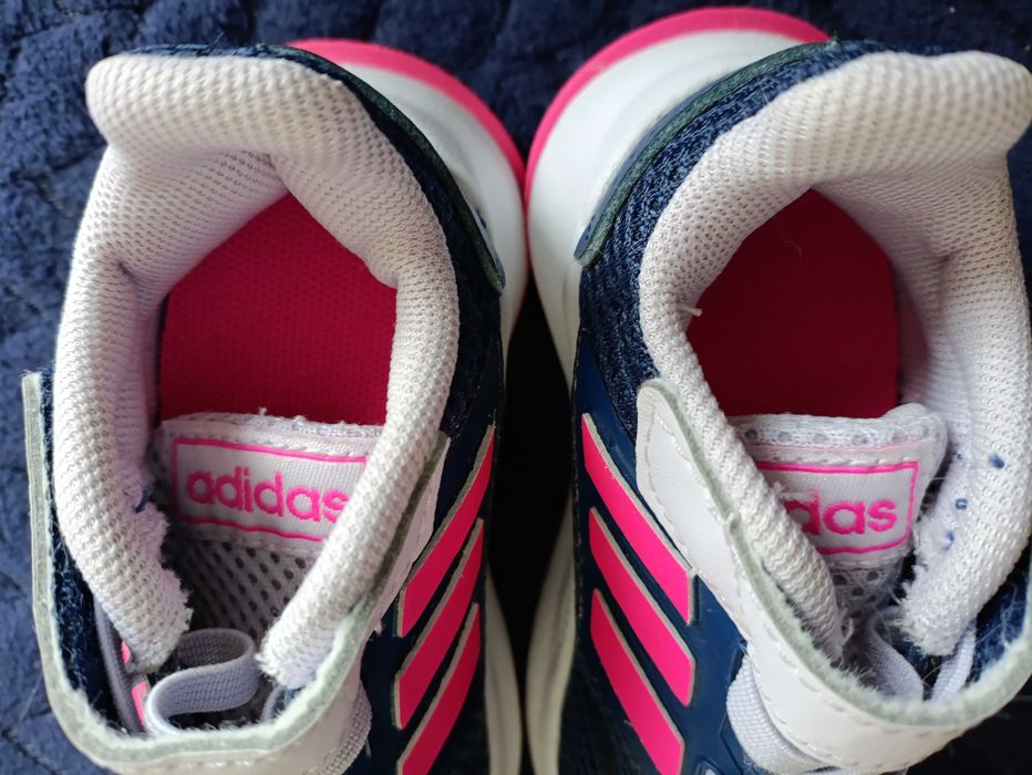 Pierwsze Buciki Adidas rozm 20, Nowe