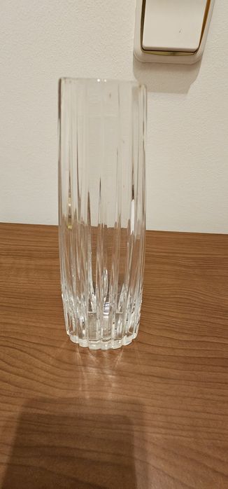 Solitary-type vase64751902287107121