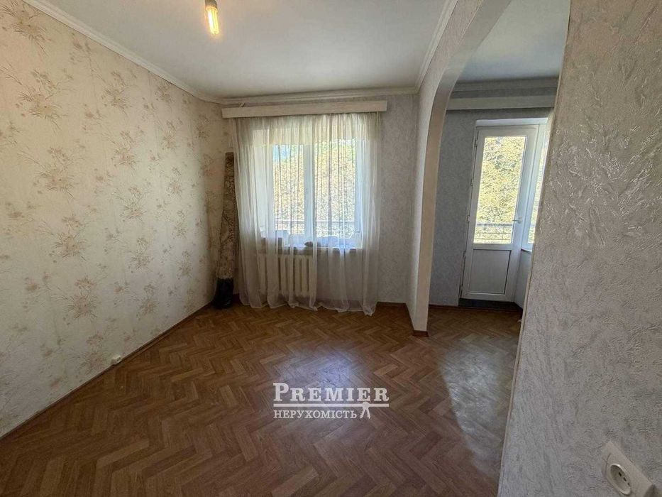 5-к. квартира 97.5 м² с ремонтом на ул. Ак. Королева