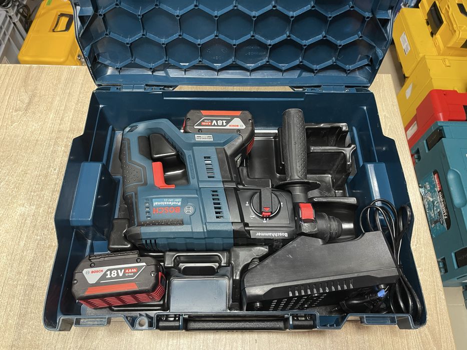 Bosch GBH 18V-21 L-Boxx / безщітковий перфоратор Бош
