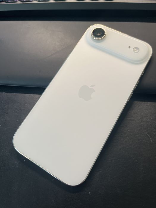 iPhone Air - 256 gb - Dourado