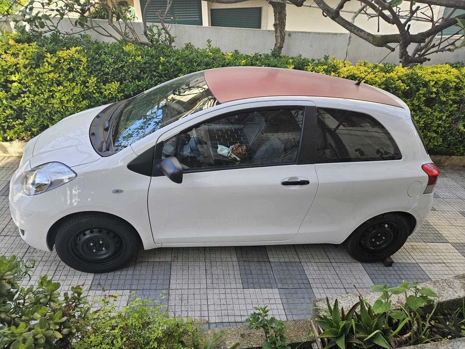Toyota yaris 2 lugares muito bom estado PARTICULAR