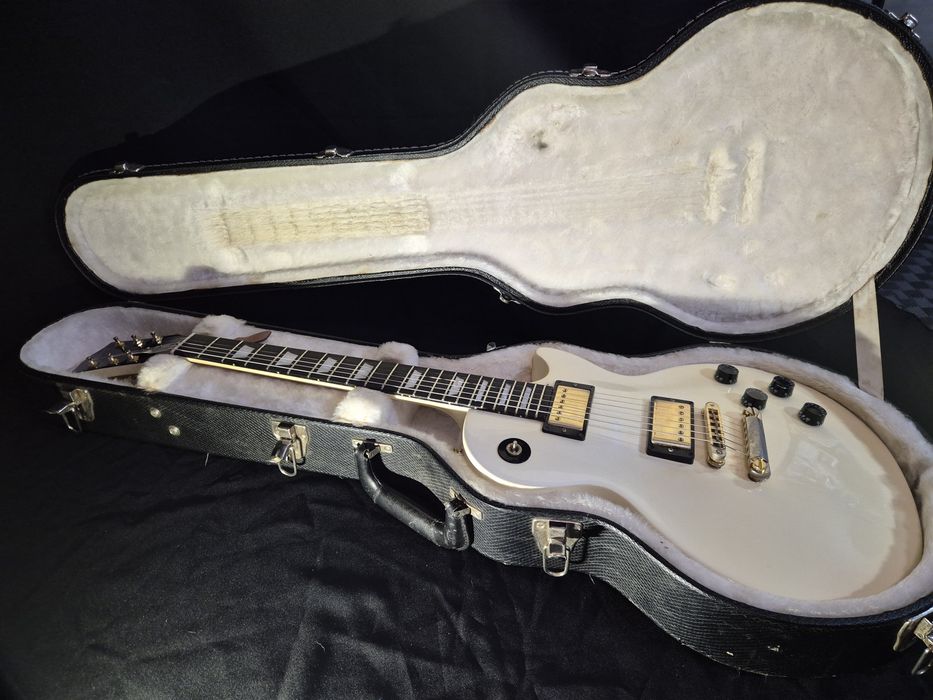 Gibson Les Paul Studio ebony fretboard