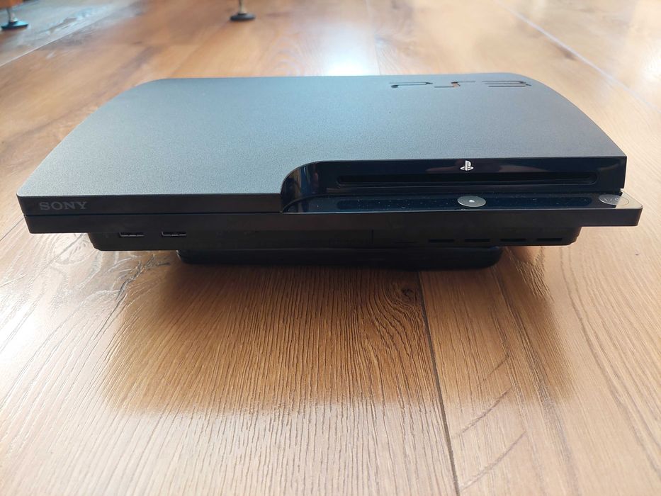 Ps3 slim 320GB + akcesoria