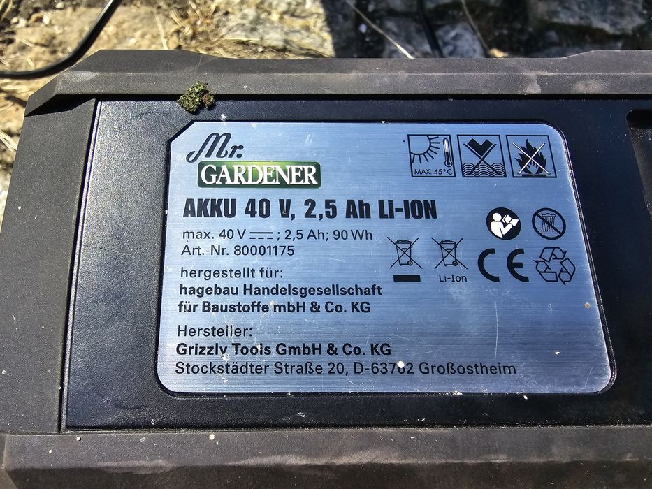 Dmuchawa i Nożyce akumulatorowe  do żywopłotu